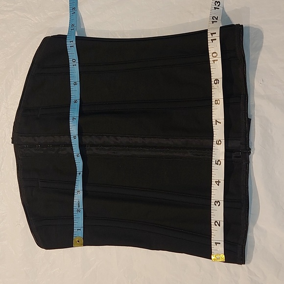 leonisa corset - Picture 4 of 6